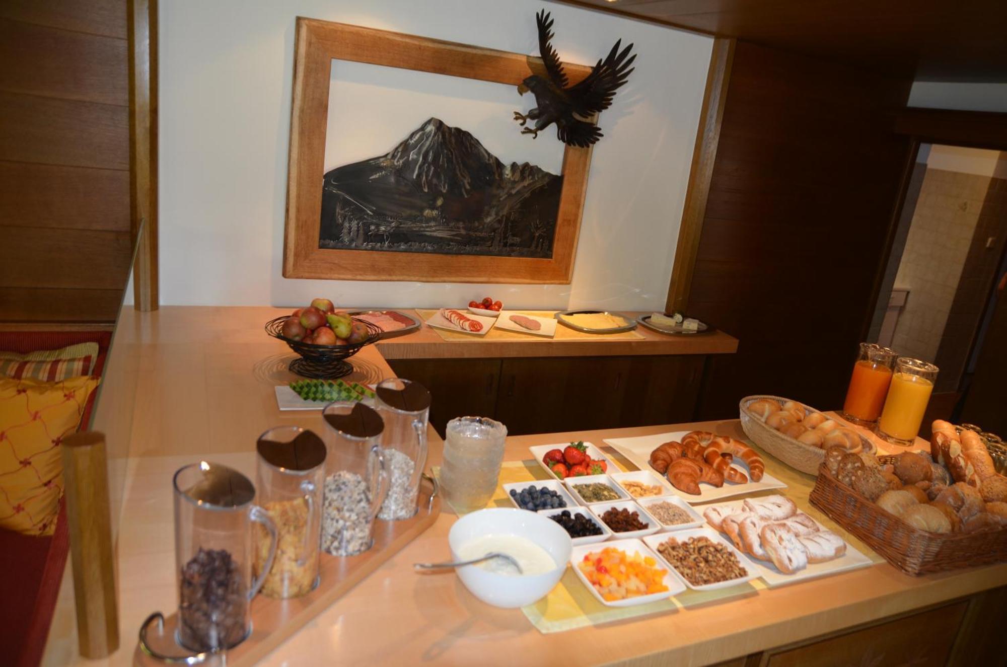 Pension Pichler ลอยทัช ภายนอก รูปภาพ